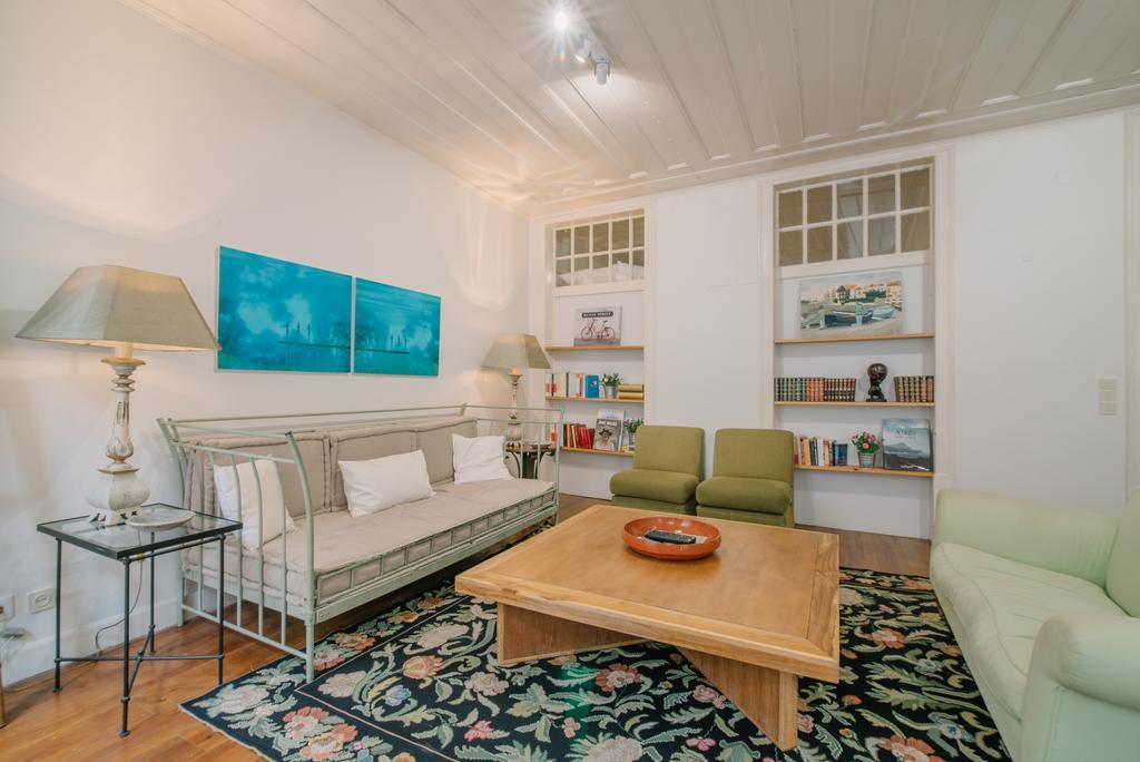 Camoes Deluxe Bairro Alto Apartment Lisbon Luaran gambar