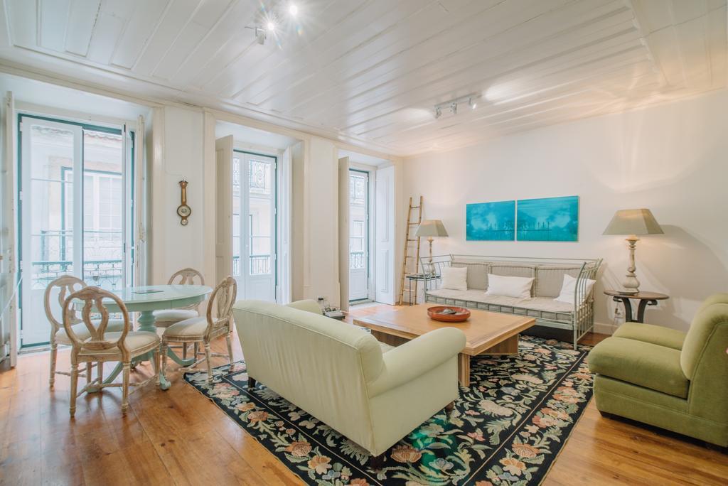 Camoes Deluxe Bairro Alto Apartment Lisbon Luaran gambar