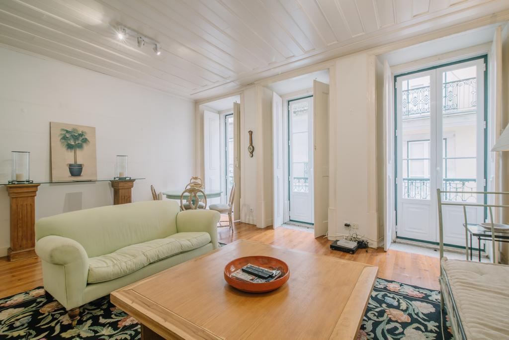 Camoes Deluxe Bairro Alto Apartment Lisbon Luaran gambar